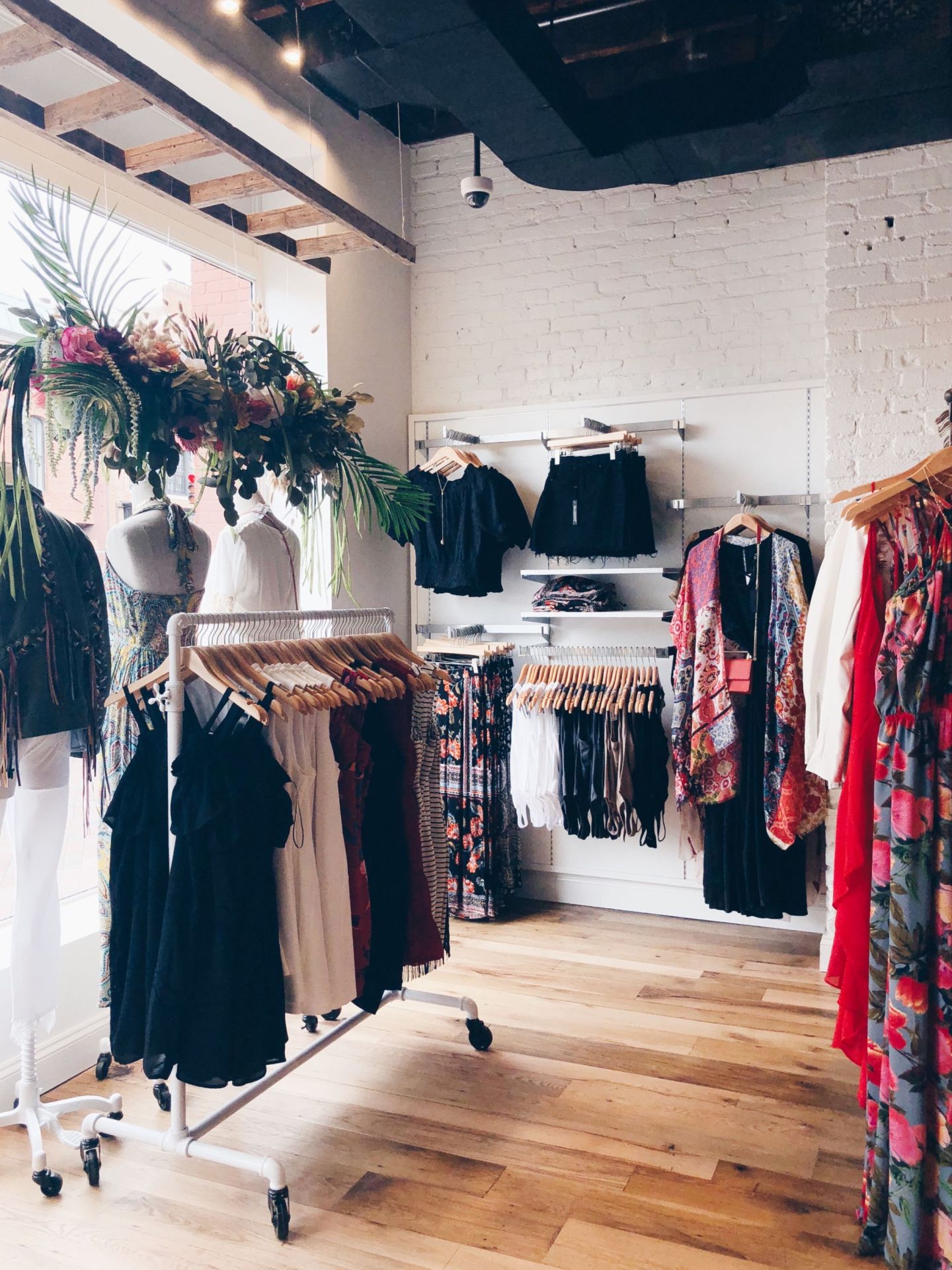 Shop The DC Darlings favorite looks for Spring South Moon Under! View the clothing, shoes, and accessories we purchased from a variety of brands. 